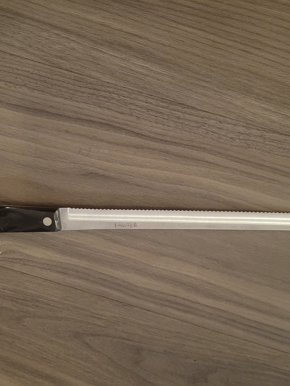 Cutco Long Serrated Bread Knife with Black Handle LIKE NEW